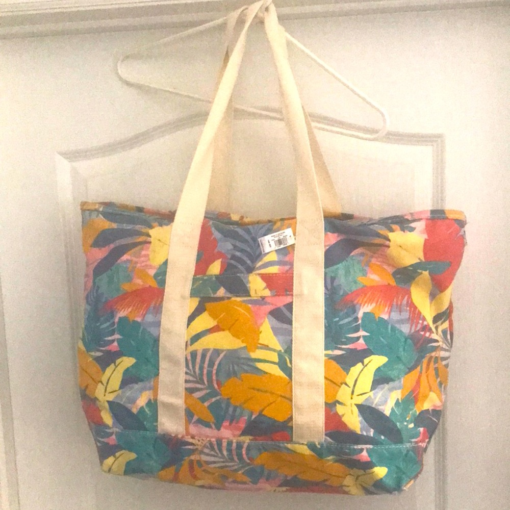 Old Navy tote bag. NWT